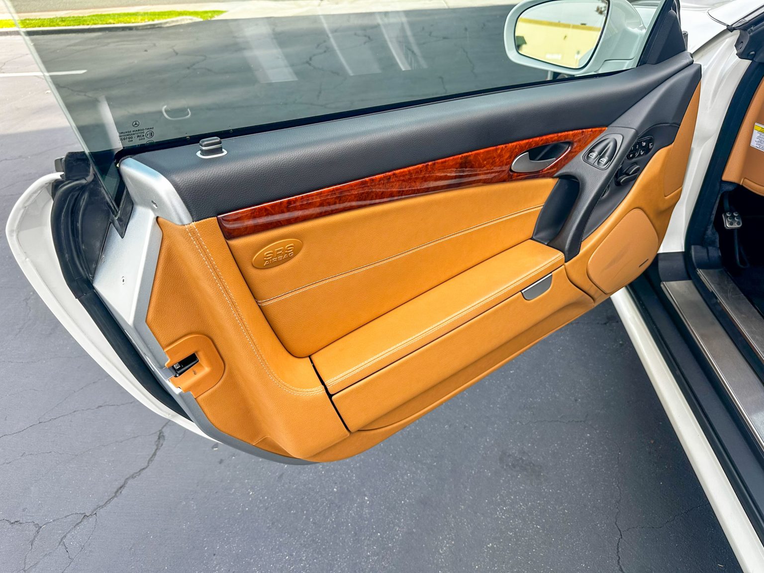 2012 White Mercedes Benz SL550 2110