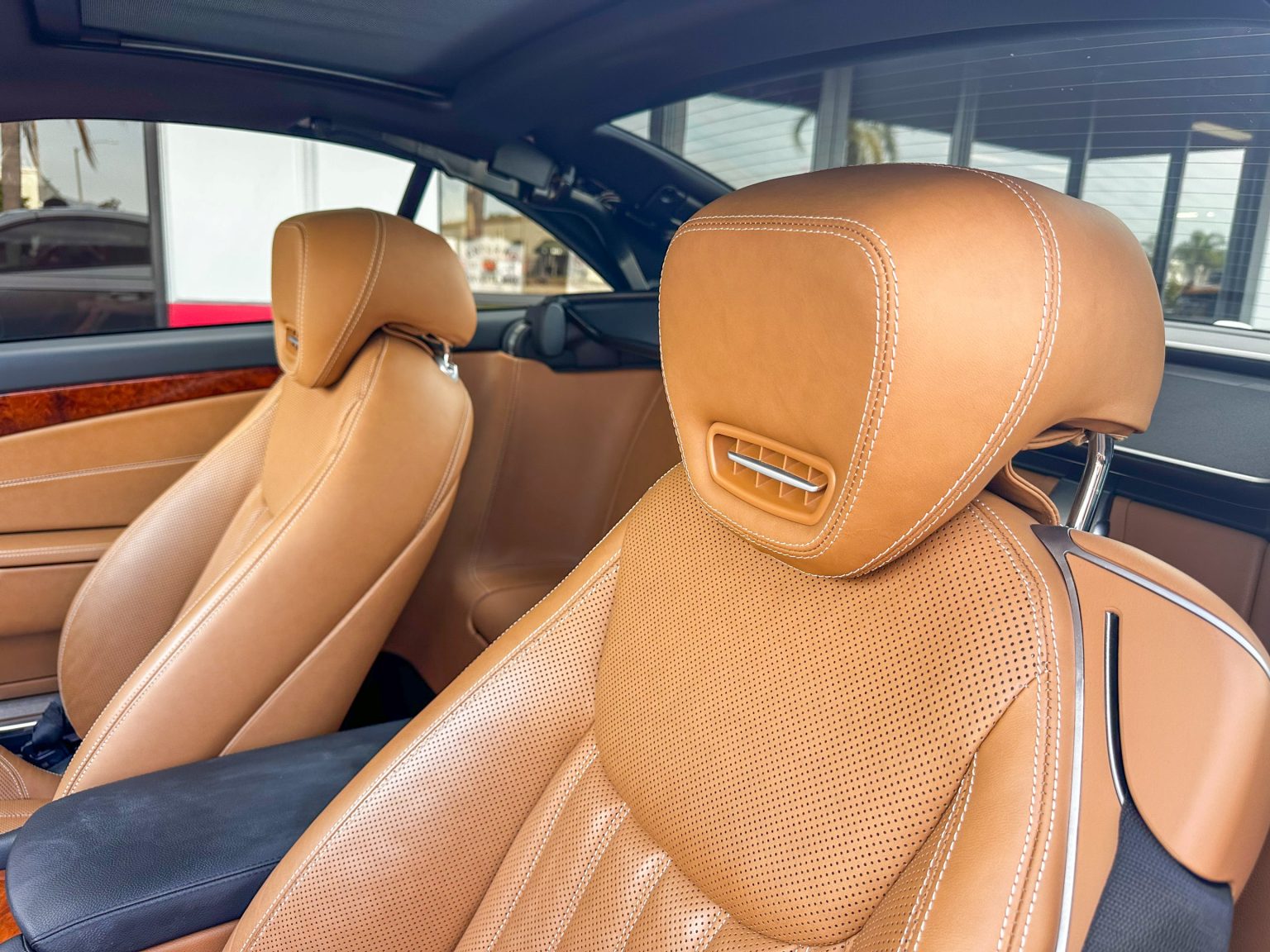 2012 White Mercedes Benz SL550 2113