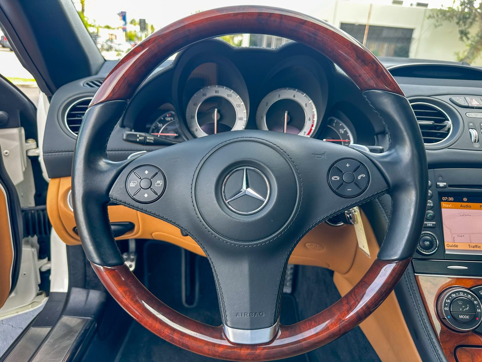 2012 White Mercedes Benz SL550 2117