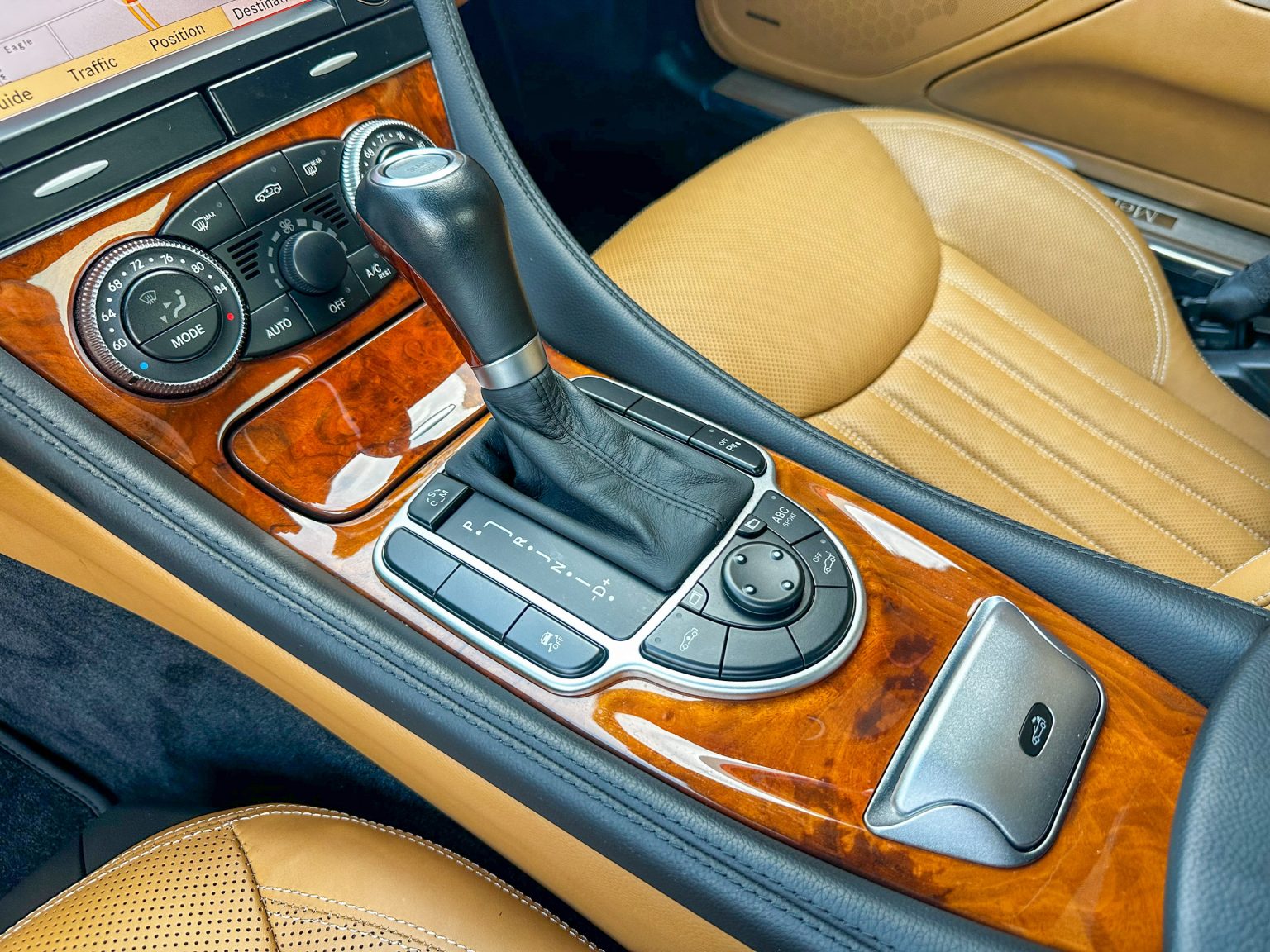 2012 White Mercedes Benz SL550 2119