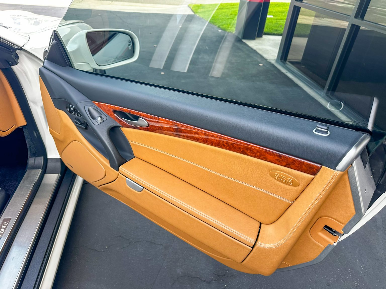 2012 White Mercedes Benz SL550 2125