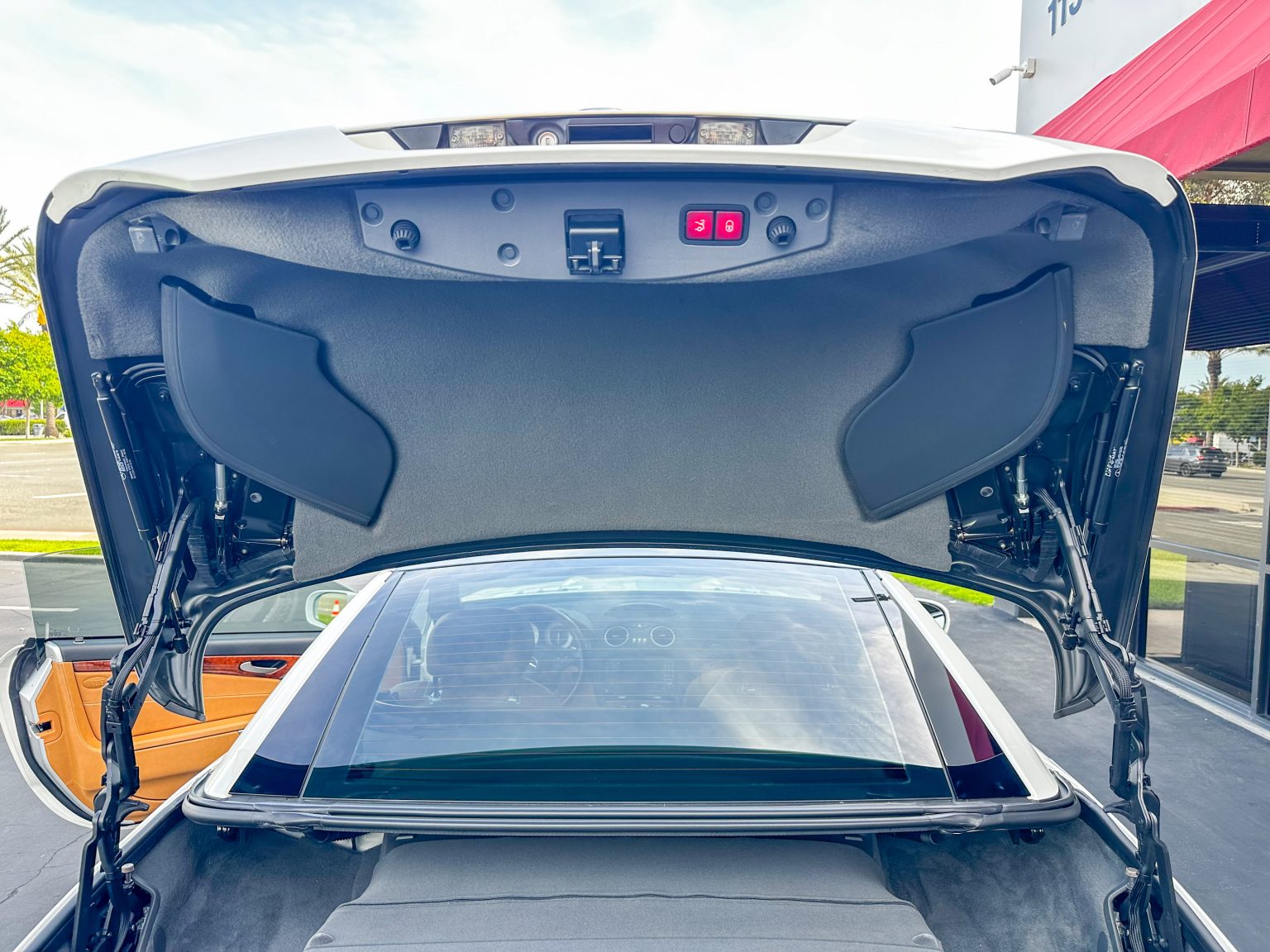 2012 White Mercedes Benz SL550 2129