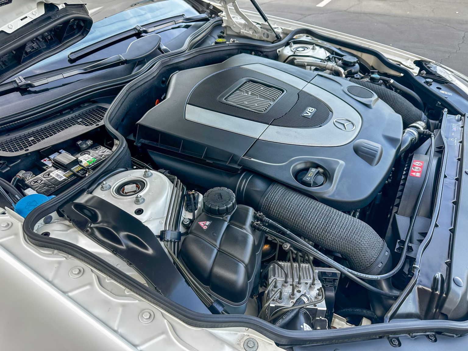 2012 White Mercedes Benz SL550 2134