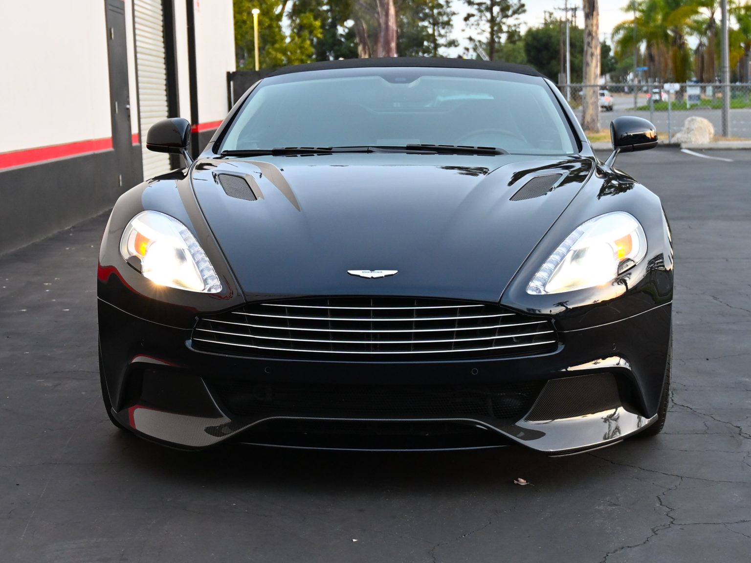2016 Ultramarine Black Aston Martin Vanquish V12 Convertible 1470