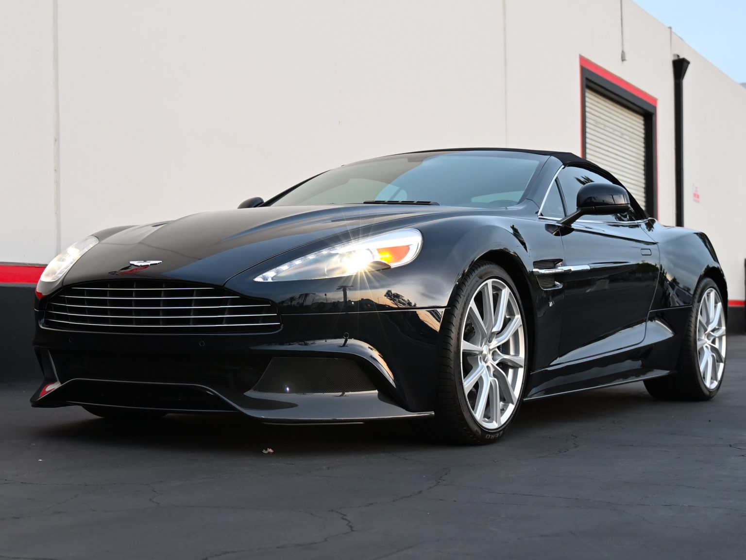 2016 Ultramarine Black Aston Martin Vanquish V12 Convertible 1472
