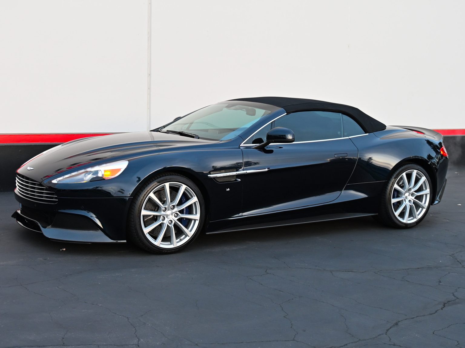 2016 Ultramarine Black Aston Martin Vanquish V12 Convertible 1478