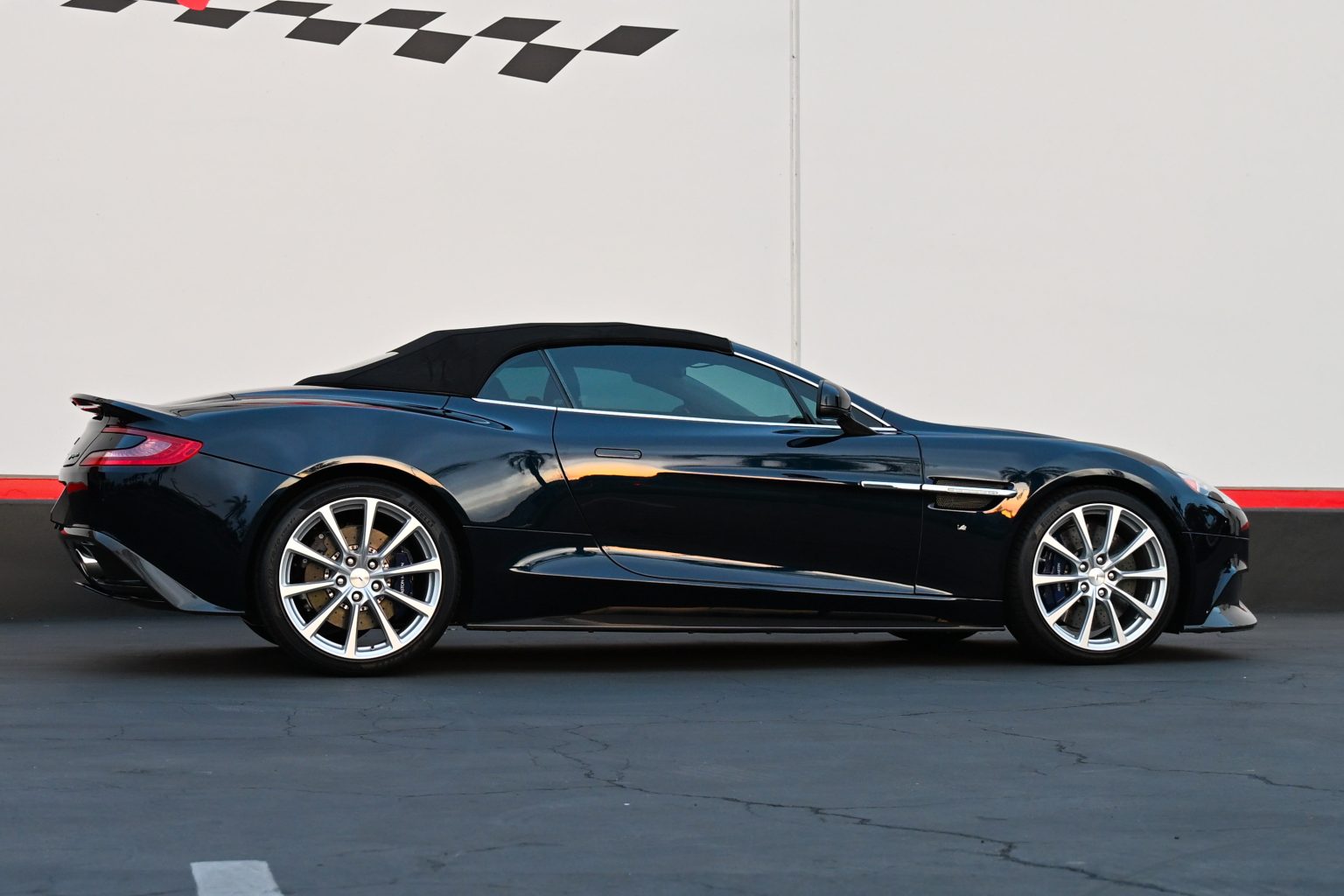 2016 Ultramarine Black Aston Martin Vanquish V12 Convertible 1509