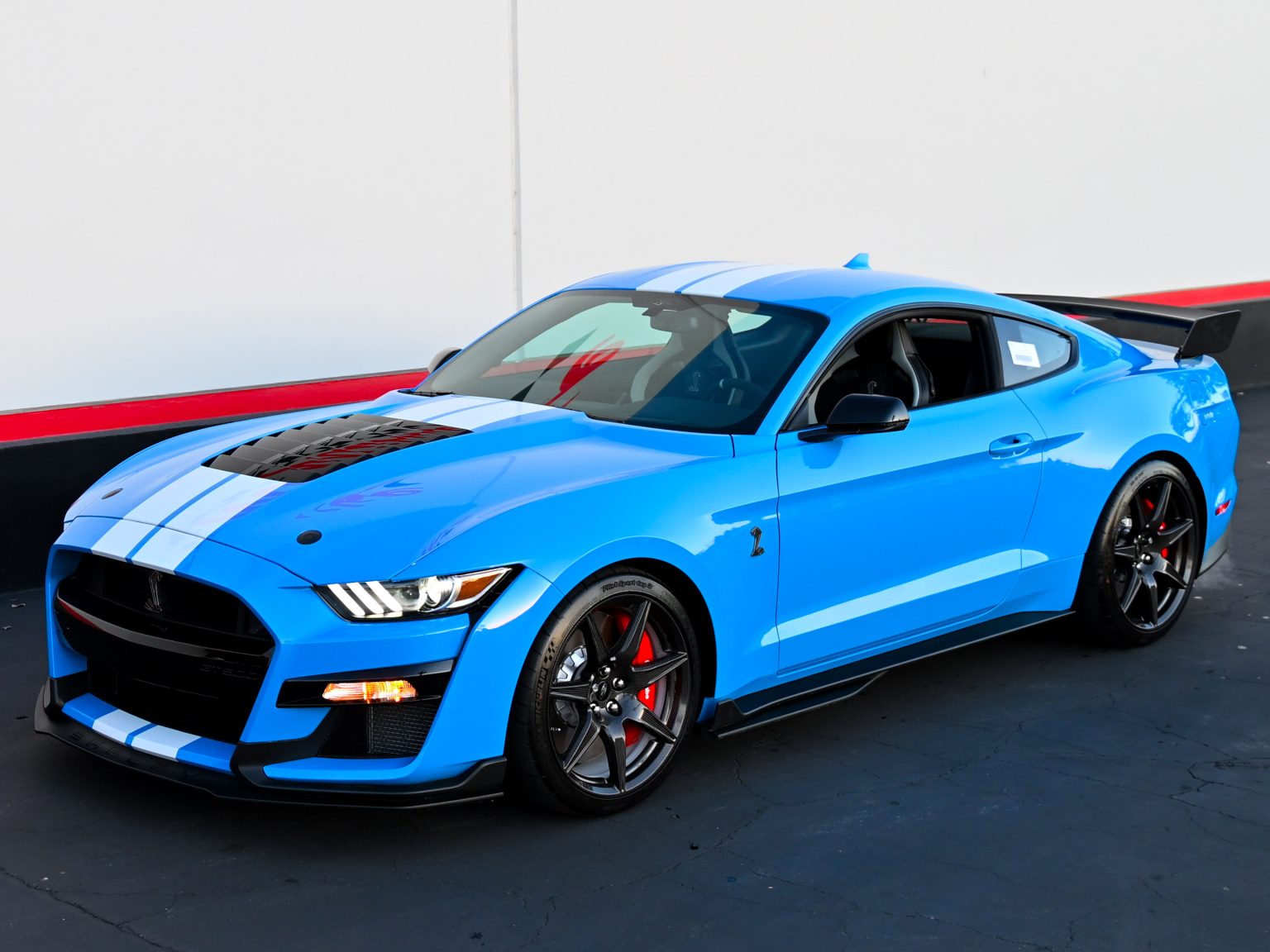 2022 Grabber Blue Metallic Ford Shelby GT500 1589