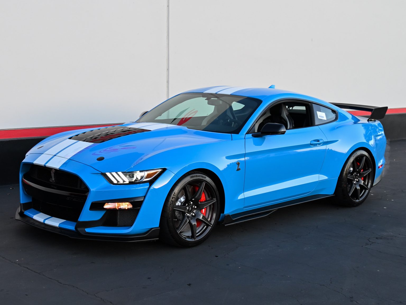 2022 Grabber Blue Metallic Ford Shelby GT500 1590