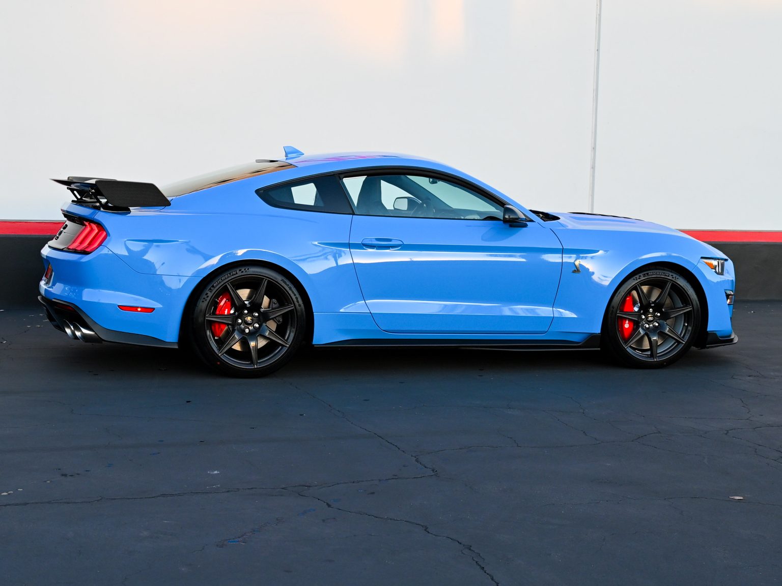 2022 Grabber Blue Metallic Ford Shelby GT500 1657