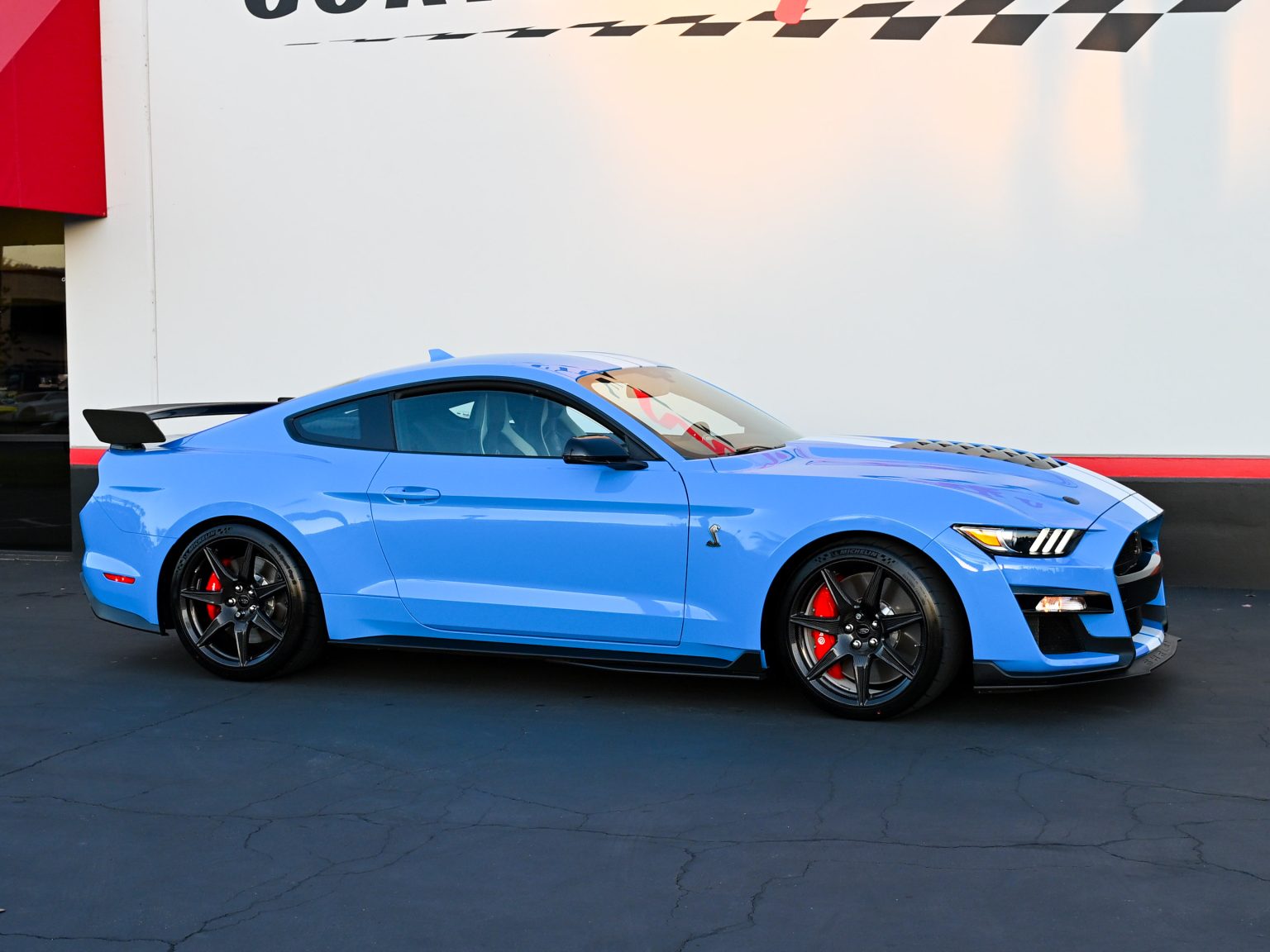 2022 Grabber Blue Metallic Ford Shelby GT500 1670