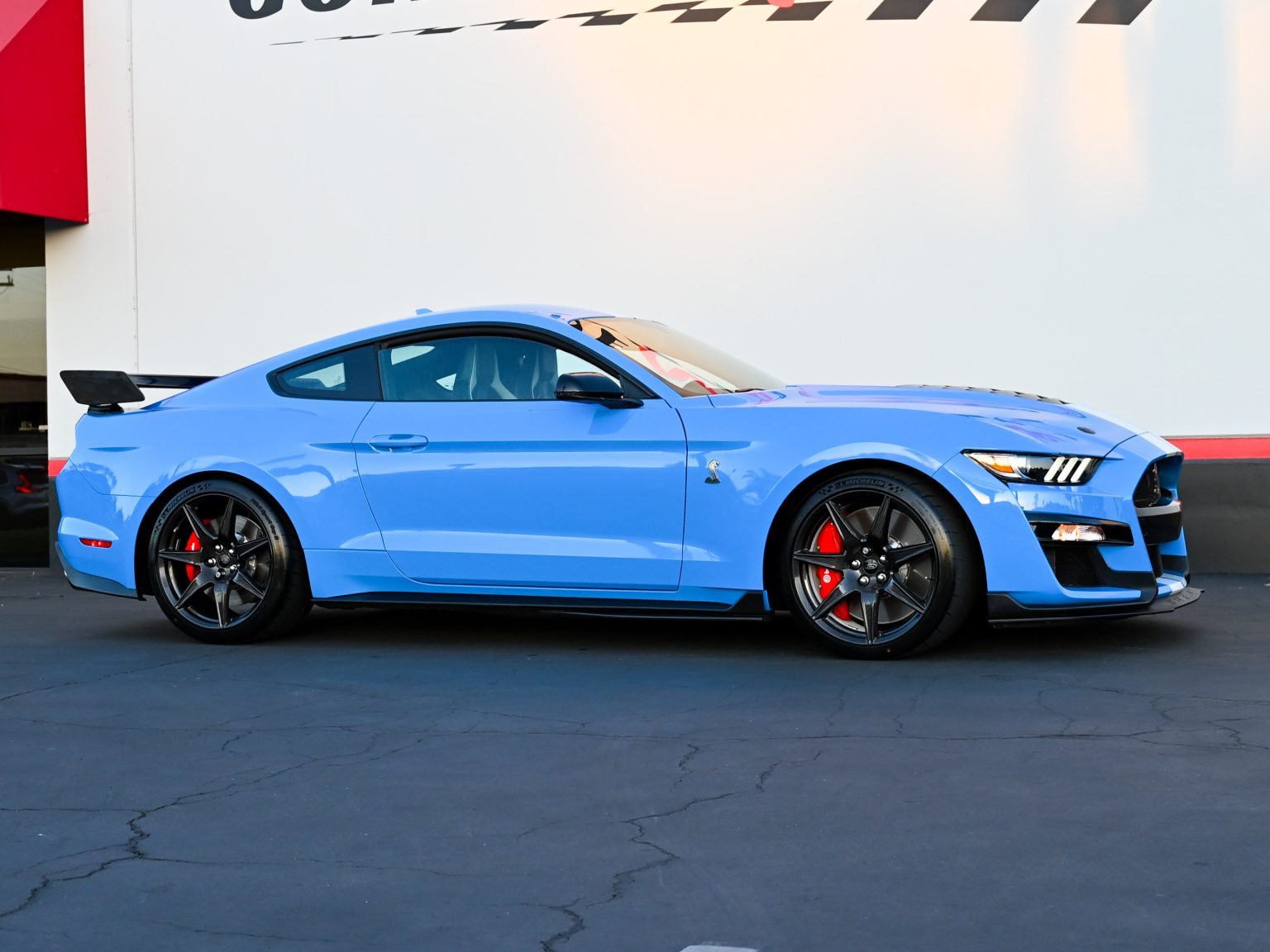 2022 Grabber Blue Metallic Ford Shelby GT500 1671